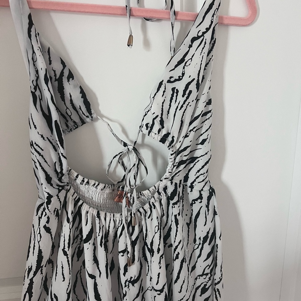 Zebra Print Maxi Cutout Halter Dress Size Medium - Picture 11 of 16